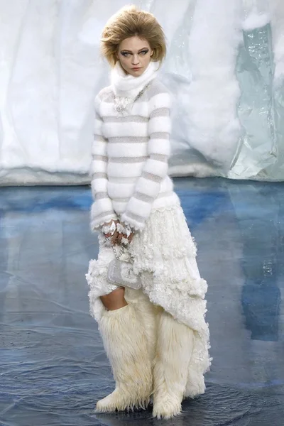 Look 76